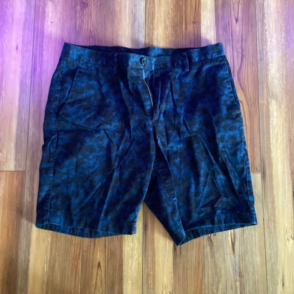 Micheal Kors shorts size 33